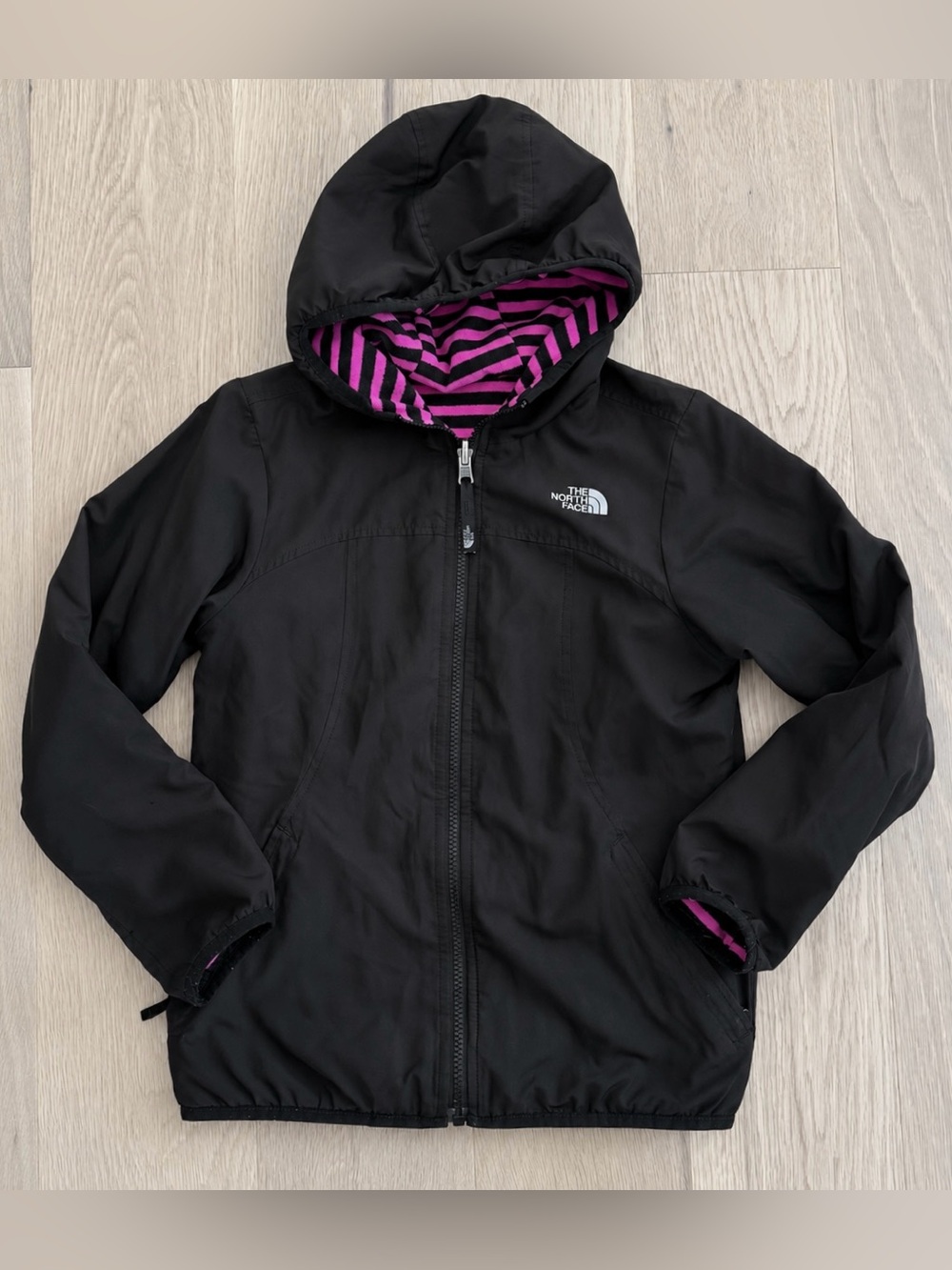 The North Face Girls Reversible Hooded WindWall Jacket - Size Medium (10-12)